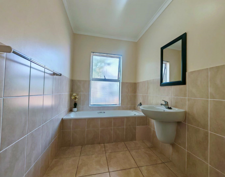To Let 2 Bedroom Property for Rent in Century City Western Cape